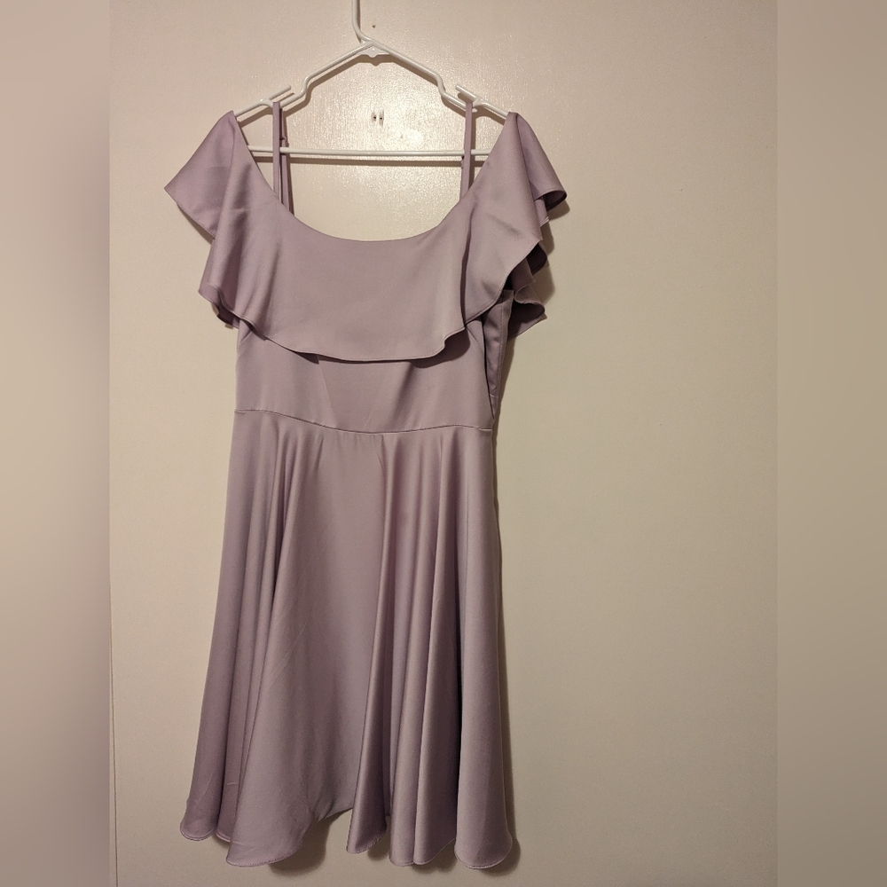 NWOT LE CHATEAU 'Satin Cold Shoulder' Lavender Midi Dress Size L With POCKETS